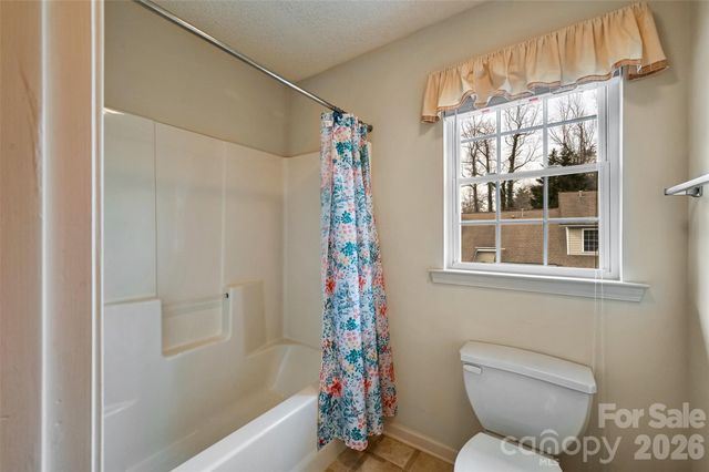 30 Grist Mill Drive, Hendersonville, NC 28739