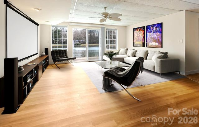 30 Grist Mill Drive, Hendersonville, NC 28739