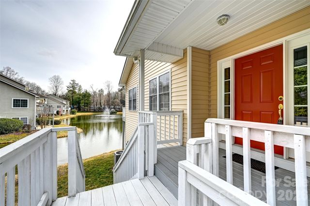 30 Grist Mill Drive, Hendersonville, NC 28739