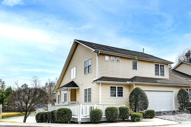 30 Grist Mill Drive, Hendersonville, NC 28739