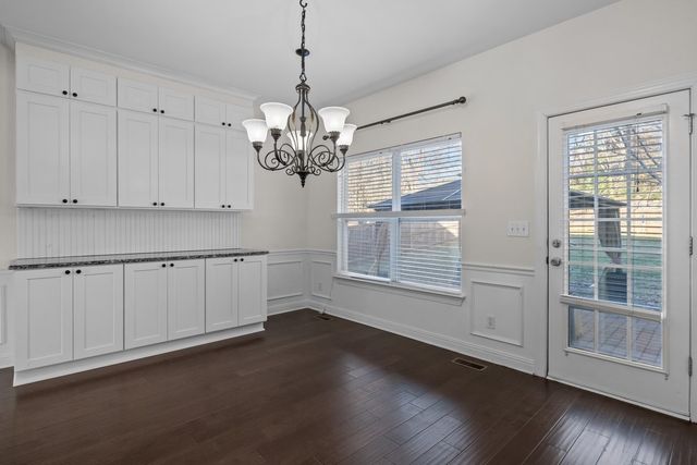 7020 Bridgeport Dr, Nashville, TN 37221