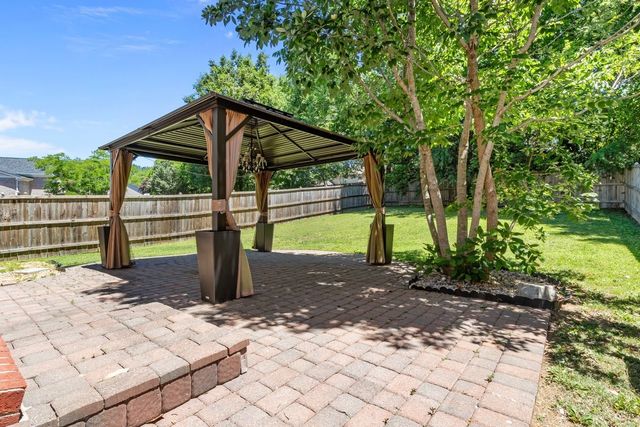 7020 Bridgeport Dr, Nashville, TN 37221
