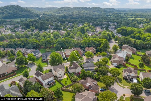 7020 Bridgeport Dr, Nashville, TN 37221