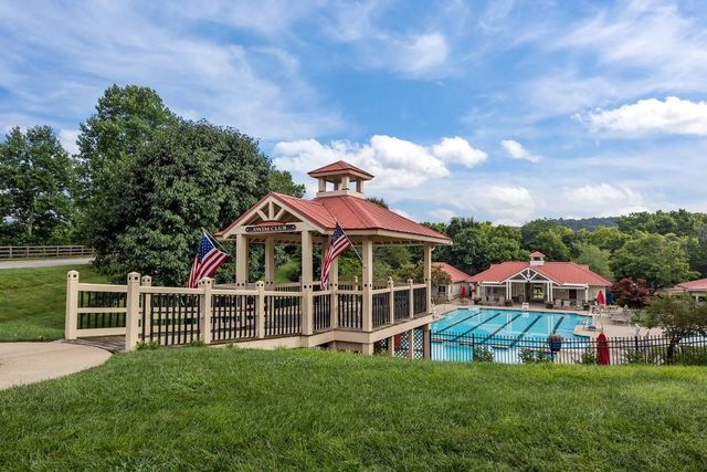 7020 Bridgeport Dr, Nashville, TN 37221