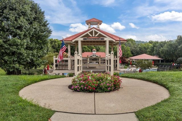7020 Bridgeport Dr, Nashville, TN 37221