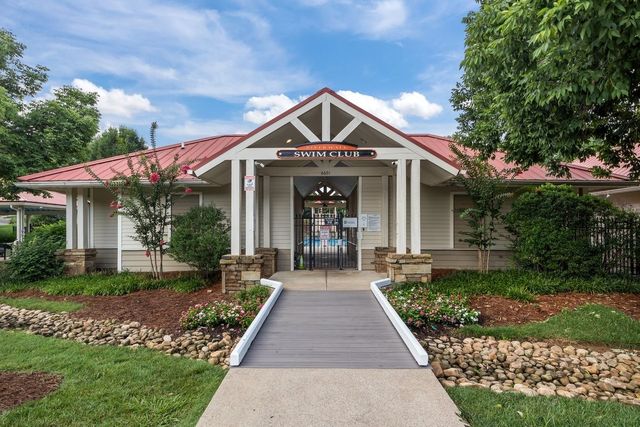 7020 Bridgeport Dr, Nashville, TN 37221