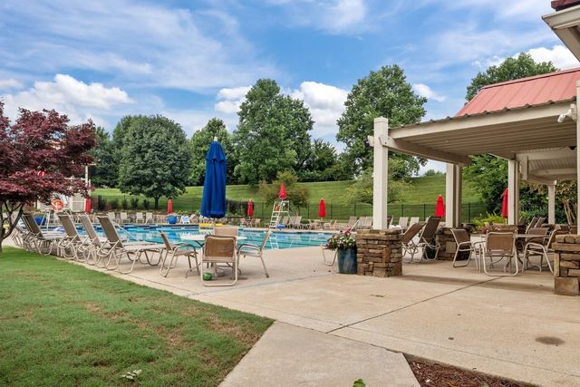 7020 Bridgeport Dr, Nashville, TN 37221