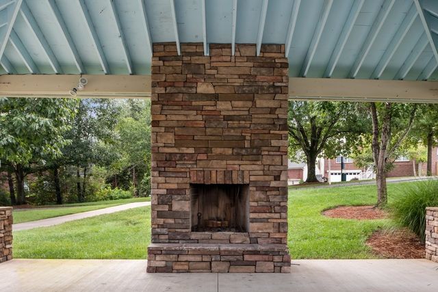 7020 Bridgeport Dr, Nashville, TN 37221