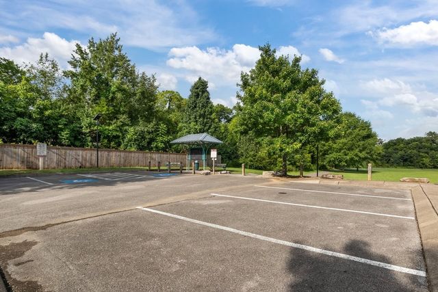 7020 Bridgeport Dr, Nashville, TN 37221