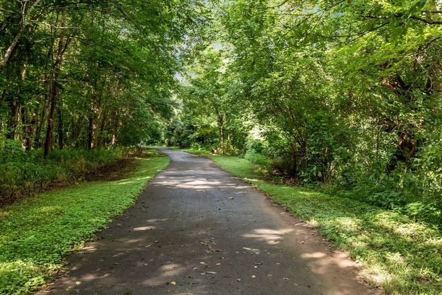 7020 Bridgeport Dr, Nashville, TN 37221