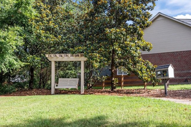 7020 Bridgeport Dr, Nashville, TN 37221
