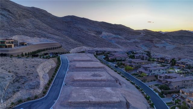 22 Mountain View Drive, Las Vegas, NV 89141