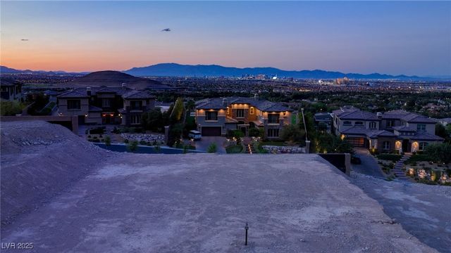 22 Mountain View Drive, Las Vegas, NV 89141