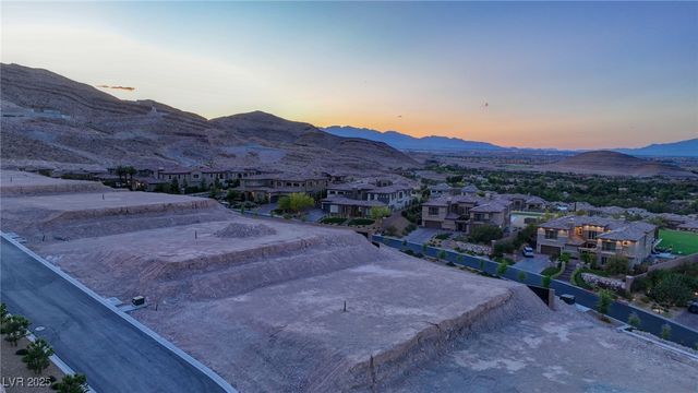 22 Mountain View Drive, Las Vegas, NV 89141