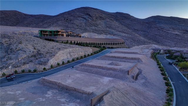 22 Mountain View Drive, Las Vegas, NV 89141