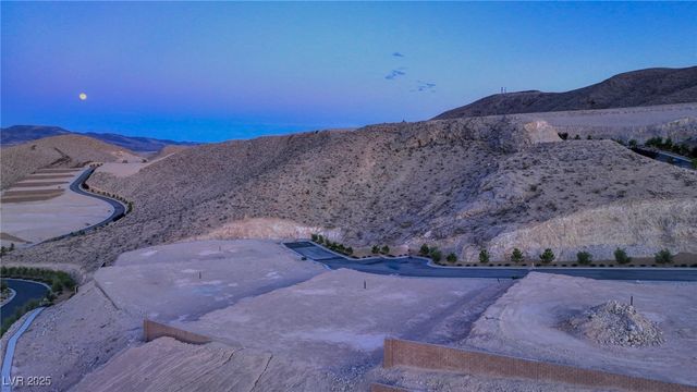 22 Mountain View Drive, Las Vegas, NV 89141