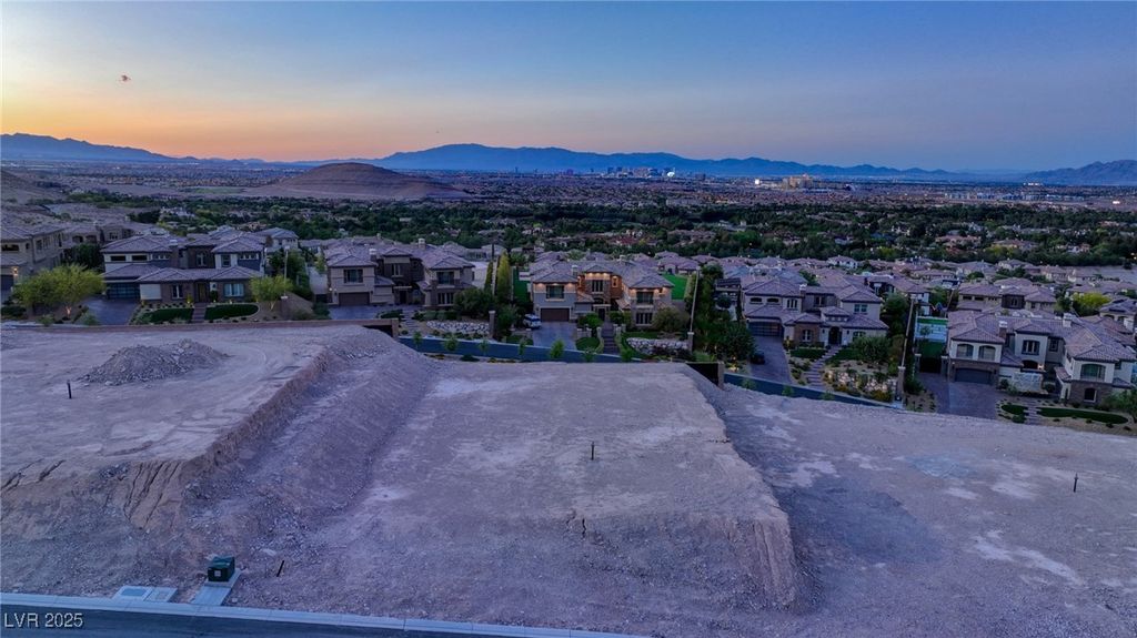 22 Mountain View Drive, Las Vegas, NV 89141