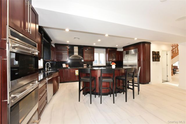 85-35 Midland Parkway, Jamaica Estates, NY 11432