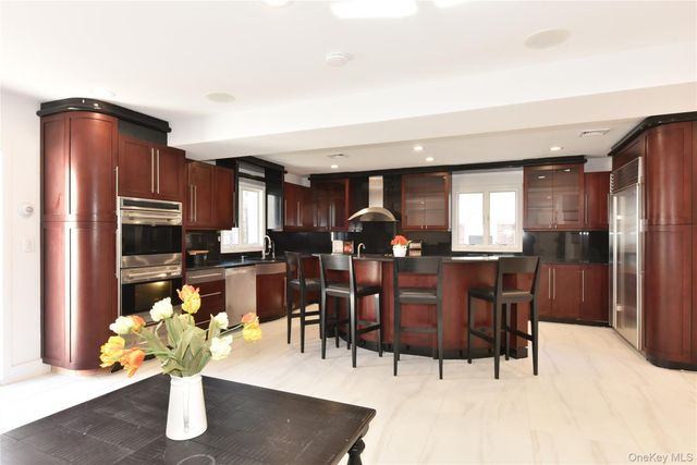 85-35 Midland Parkway, Jamaica Estates, NY 11432