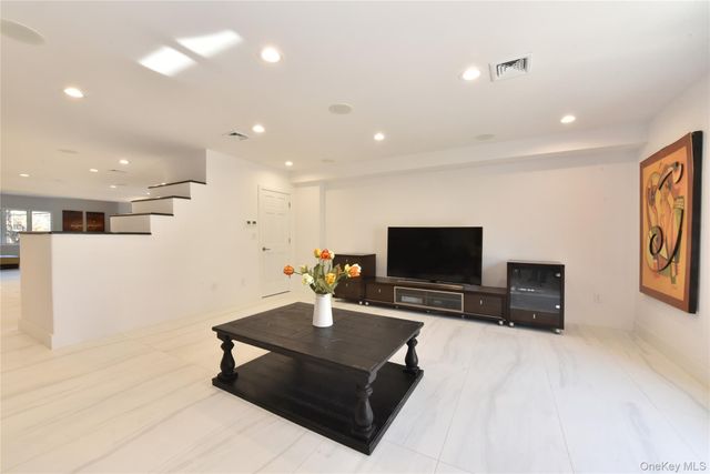 85-35 Midland Parkway, Jamaica Estates, NY 11432