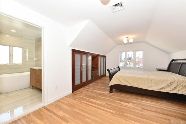 85-35 Midland Parkway, Jamaica Estates, NY 11432