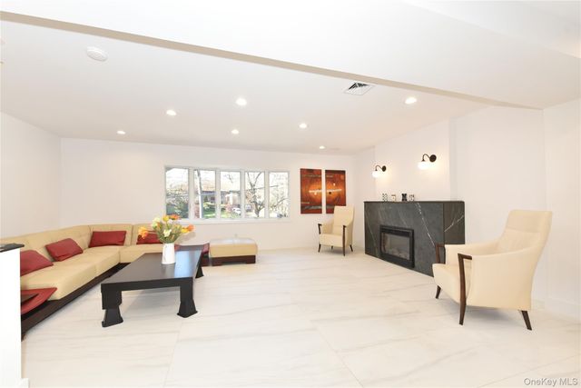 85-35 Midland Parkway, Jamaica Estates, NY 11432