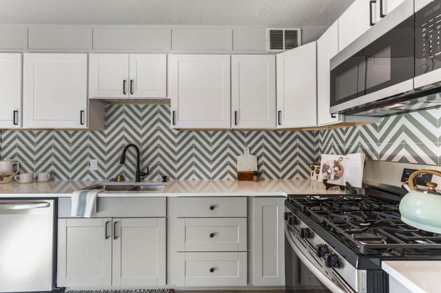 2701 Bel Air Drive NE, Albuquerque, NM 87110