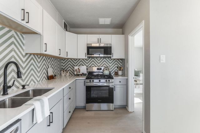 2701 Bel Air Drive NE, Albuquerque, NM 87110