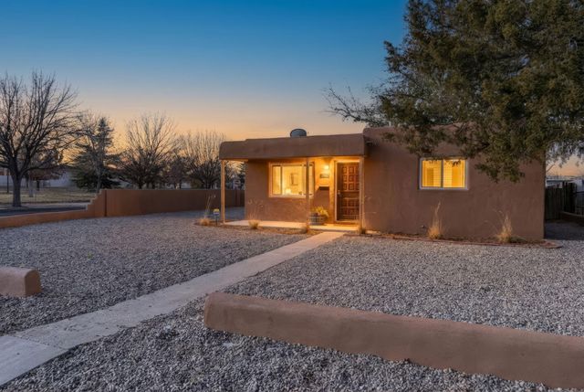 2701 Bel Air Drive NE, Albuquerque, NM 87110