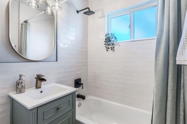 2701 Bel Air Drive NE, Albuquerque, NM 87110