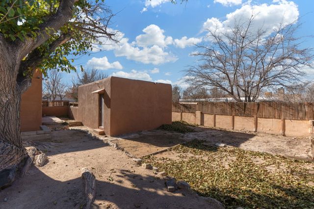 2701 Bel Air Drive NE, Albuquerque, NM 87110