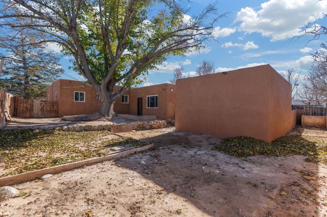 2701 Bel Air Drive NE, Albuquerque, NM 87110