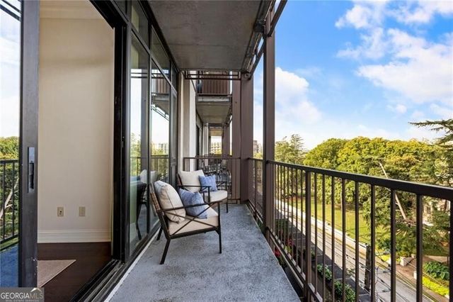 2233 Peachtree Road NE 503, Atlanta, GA 30309