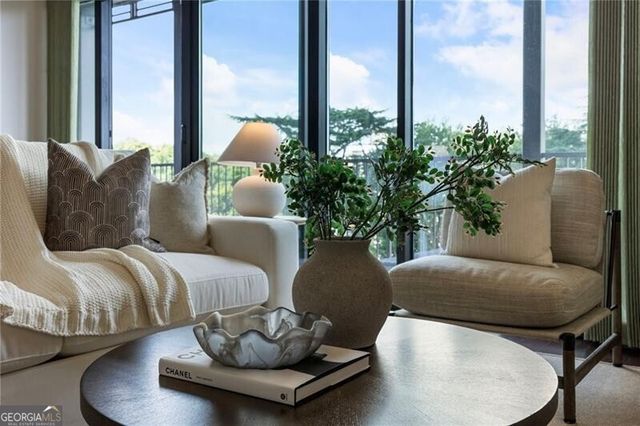 2233 Peachtree Road NE 503, Atlanta, GA 30309