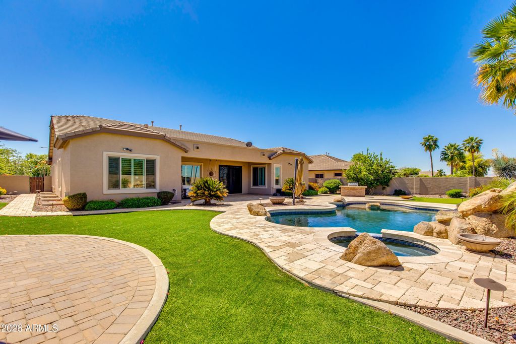 7718 N 84TH Lane, Glendale, AZ 85305 — photo 2