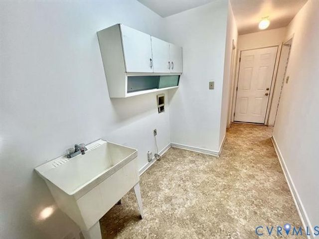 7719 Kentucky Derby Dr, Midlothian, VA 23112