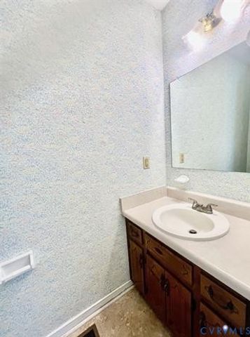 7719 Kentucky Derby Dr, Midlothian, VA 23112