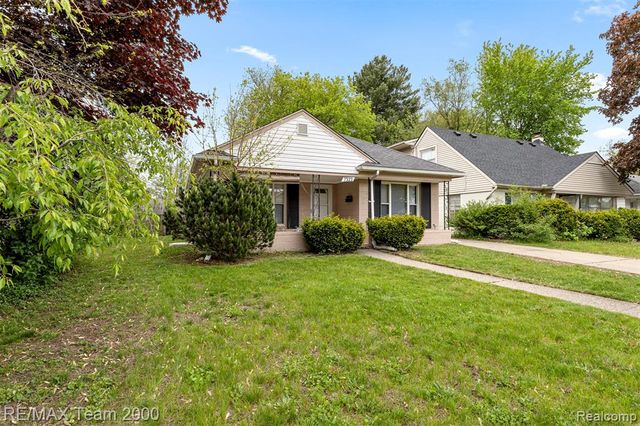 7322 Fenton Street, Dearborn Heights, MI 48127