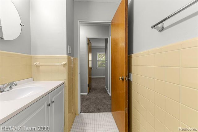 7322 Fenton Street, Dearborn Heights, MI 48127