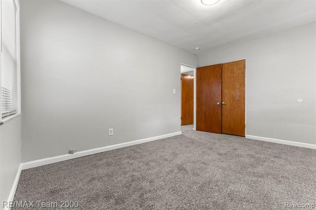 7322 Fenton Street, Dearborn Heights, MI 48127