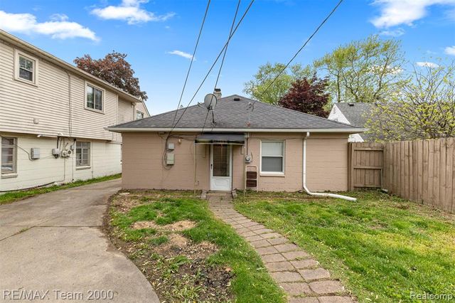 7322 Fenton Street, Dearborn Heights, MI 48127