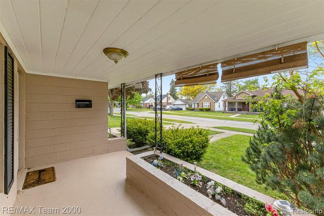 7322 Fenton Street, Dearborn Heights, MI 48127