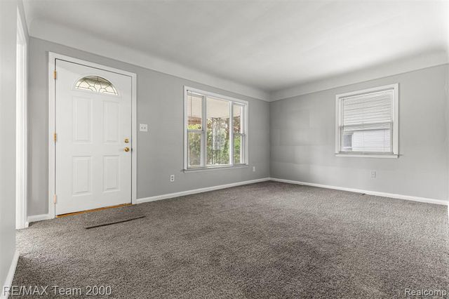 7322 Fenton Street, Dearborn Heights, MI 48127