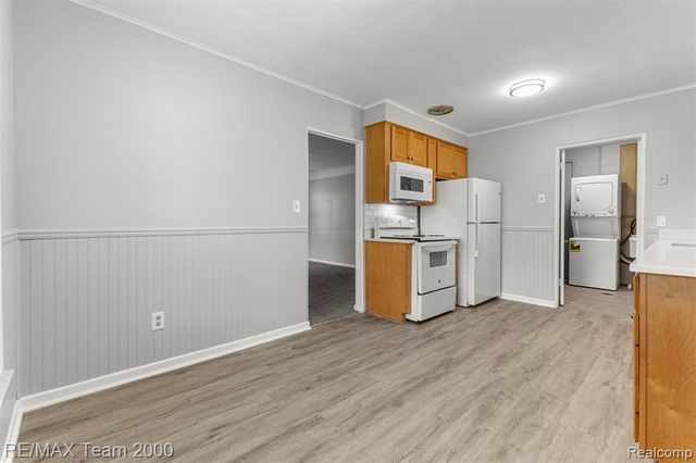 7322 Fenton Street, Dearborn Heights, MI 48127