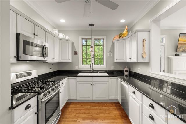 1315 Queen Ann Lane, Gurnee, IL 60031