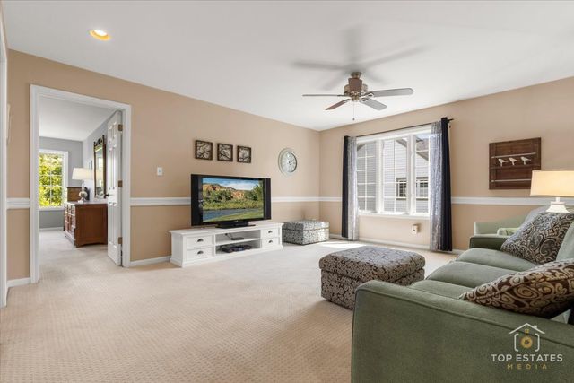 1315 Queen Ann Lane, Gurnee, IL 60031