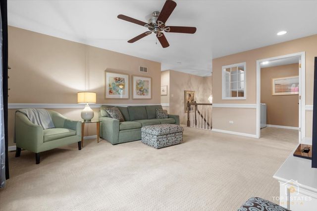 1315 Queen Ann Lane, Gurnee, IL 60031