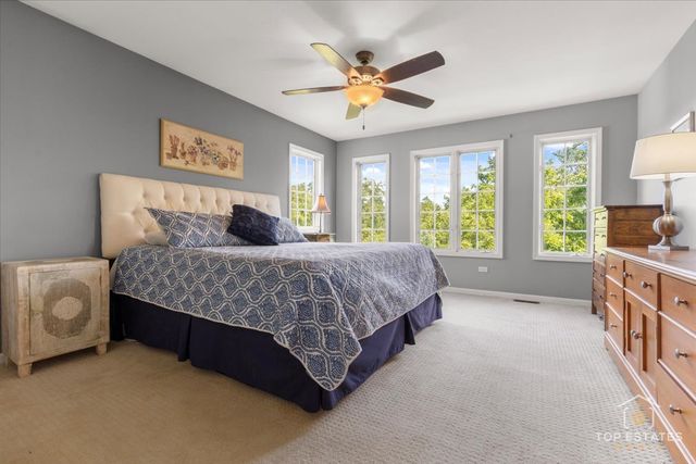 1315 Queen Ann Lane, Gurnee, IL 60031