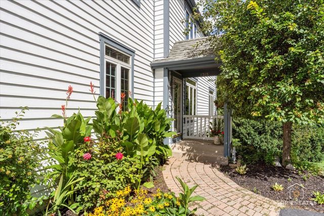 1315 Queen Ann Lane, Gurnee, IL 60031