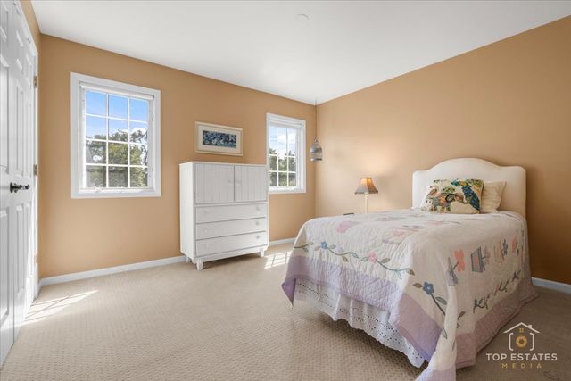 1315 Queen Ann Lane, Gurnee, IL 60031
